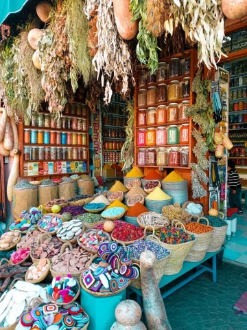 In der alten Medina von Rabat gibt es viele Gewürzhändler.