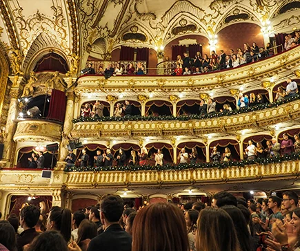 Gruppenreisen Kulturelle Veranstaltungen wie Konzerte, Theater oder Kunstausstellungen mit webook.ch