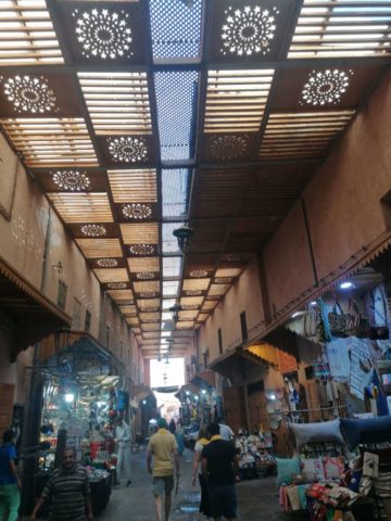 Souk in der Medina von Marrakesch (2)